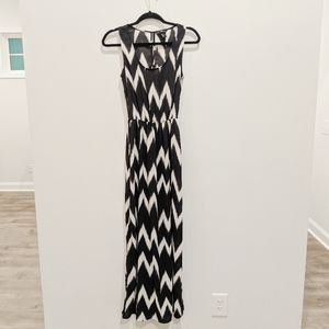 H&M Chevron black and white summer maxi dress S